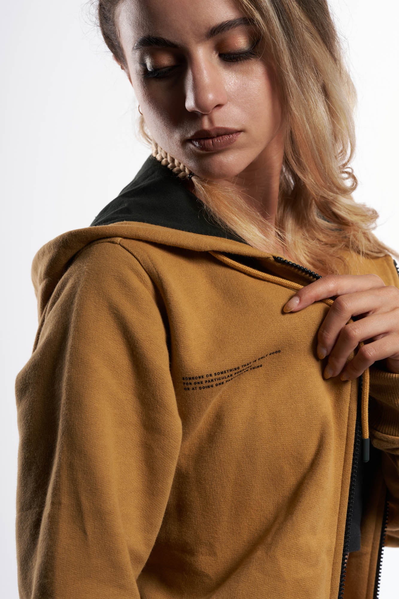 Zipped Hoodie FW2022