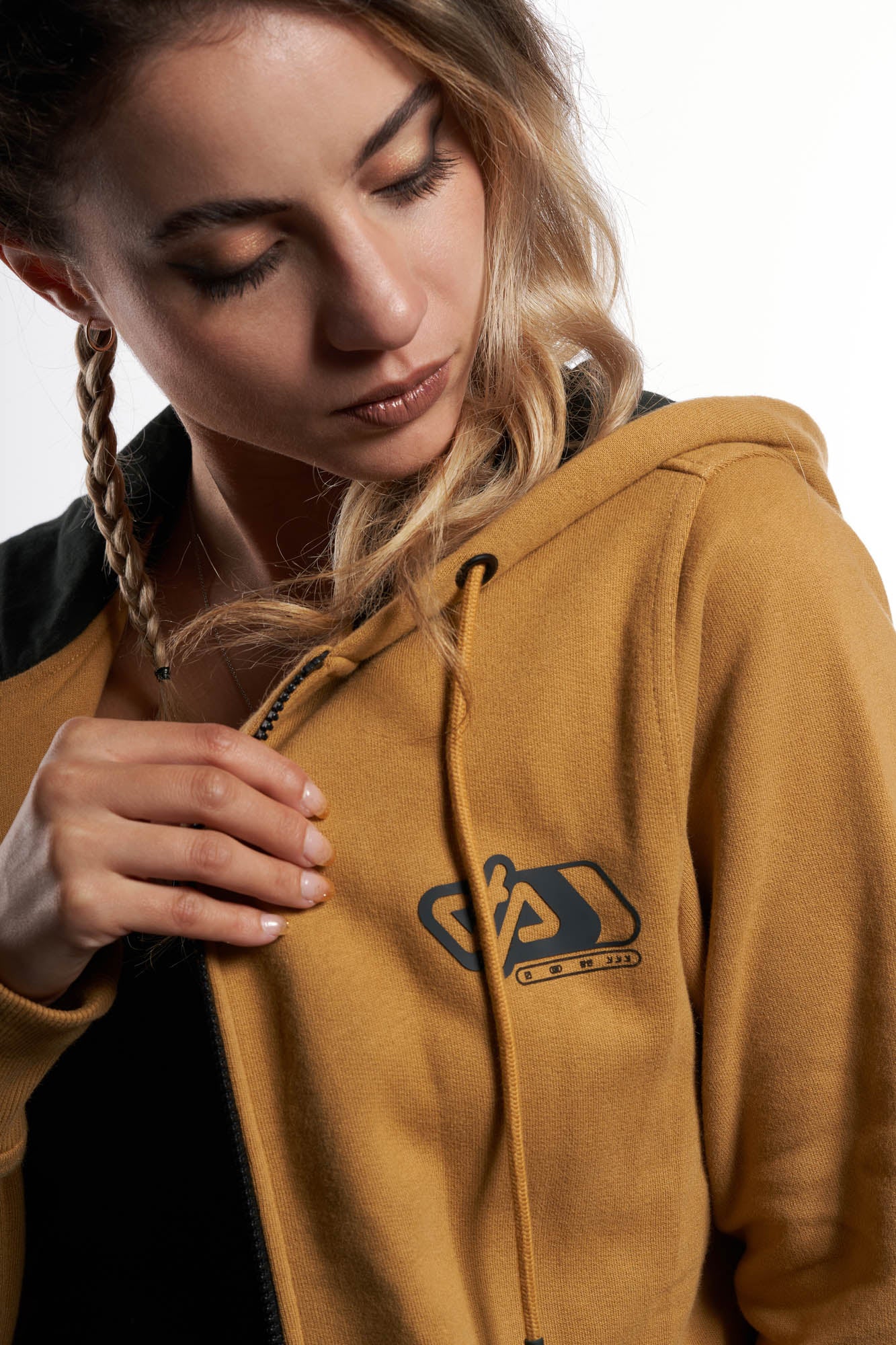 Zipped Hoodie FW2022